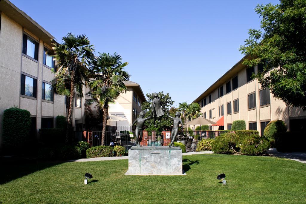University Square Hotel Fresno Dış mekan fotoğraf